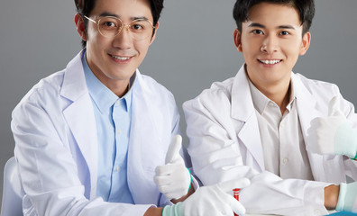 双轨并行 汽车美容与二手日用百货的多元经营探索